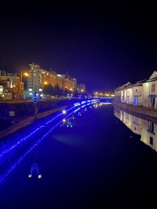 昼と夜で雰囲気が変わる小樽運河